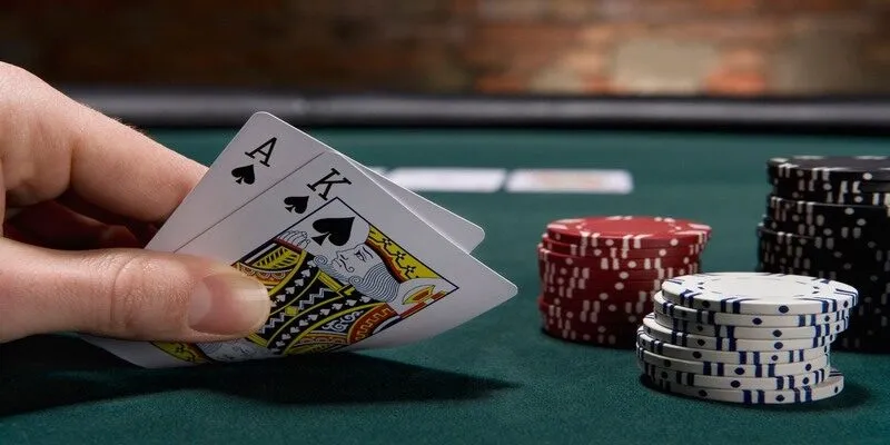 Để tăng cơ hội thắng khi tham gia poker Mocbai, bạn có thể áp dụng một số mẹo sau.